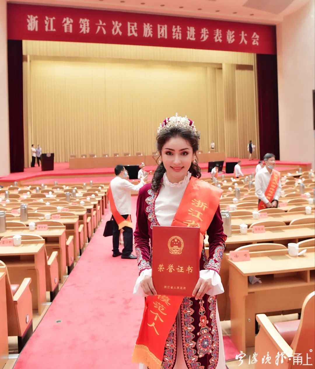 从西北边陲到东南海关这位新疆姑娘在北仑找到故乡