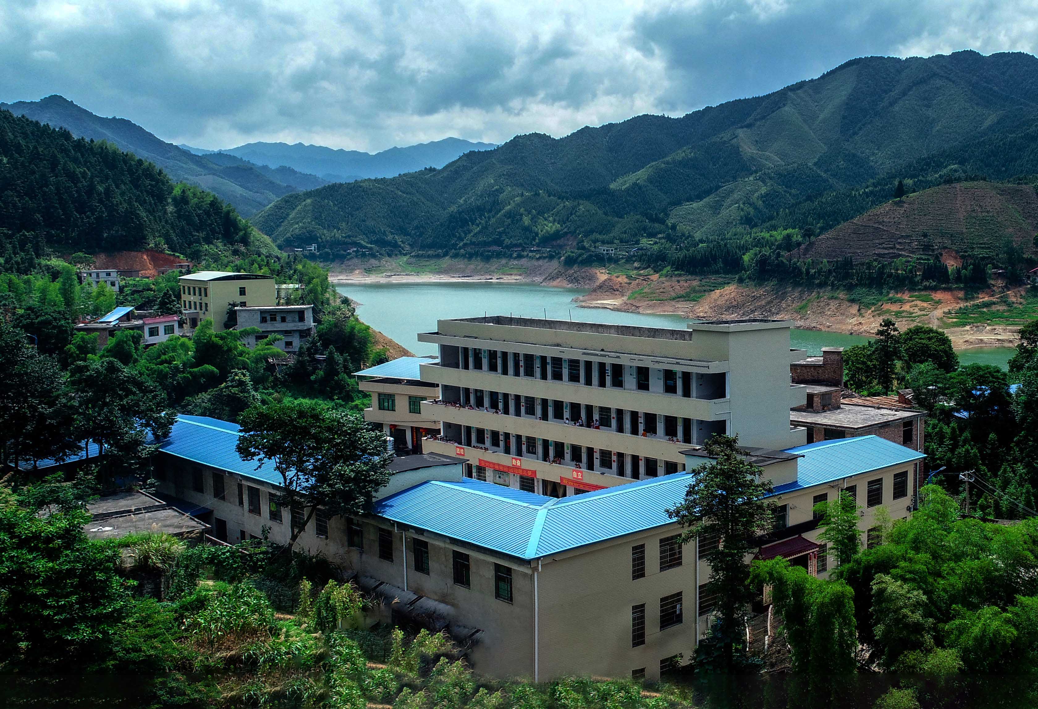 我的2019|邓宏钰:我拍偏远山区老师在坚守