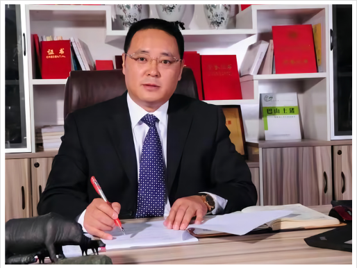 「致敬巴中最美科技工作者」张育贤:勇担重任 扎根大巴山区的巴山猪王