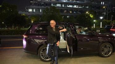 好事将近：全球第四大汽车集团CEO深夜到访零跑总部