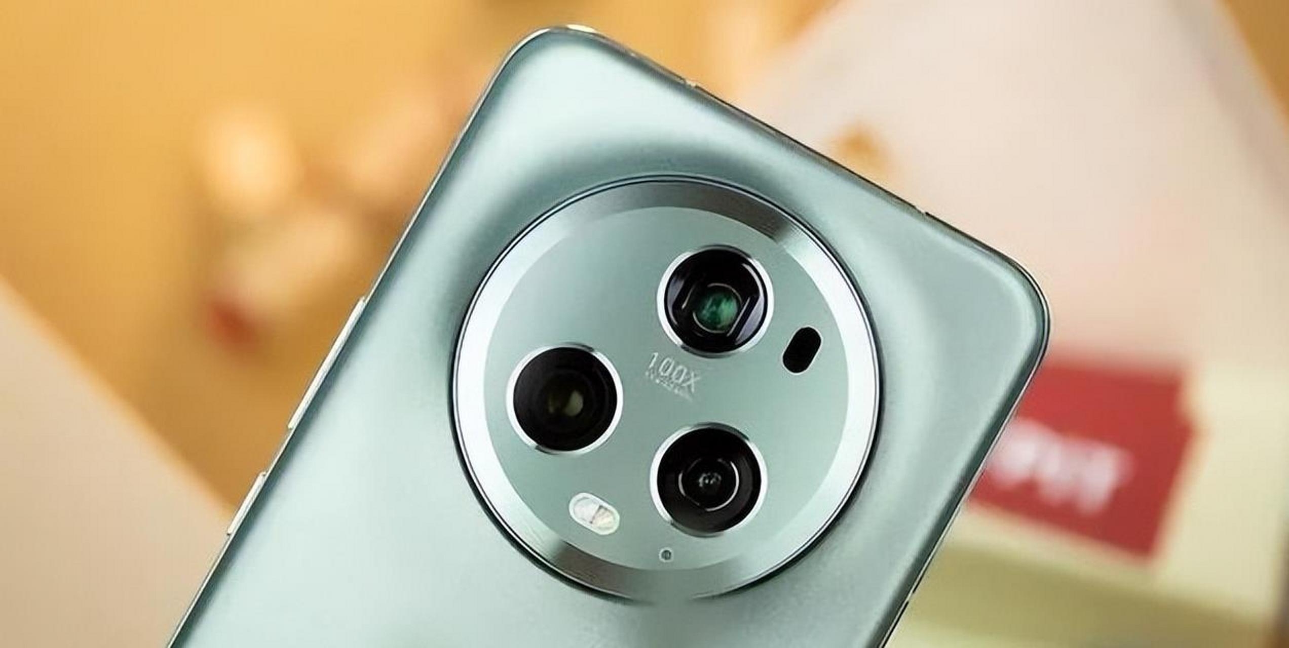 大跳水 荣耀magic6pro是一款搭载最新高通骁龙8gen3处理器的旗舰手机