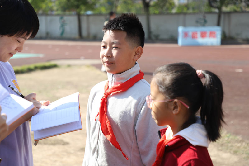 光南小学少儿合唱团用童声唱响未来