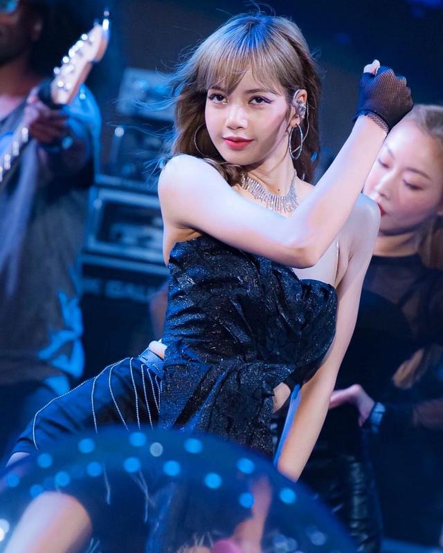 lisa为什么叫小五