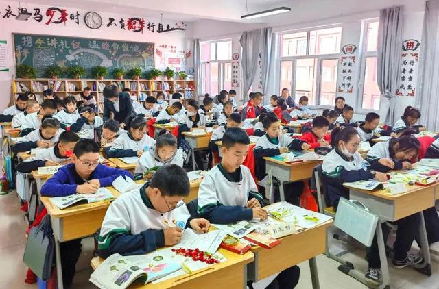 记者带你探访真实的衡越实验学校