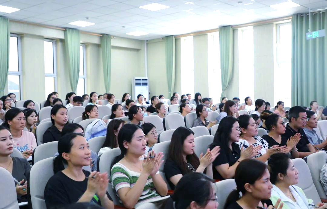 临邑县实验小学新教师培训:文化引领与职业成长