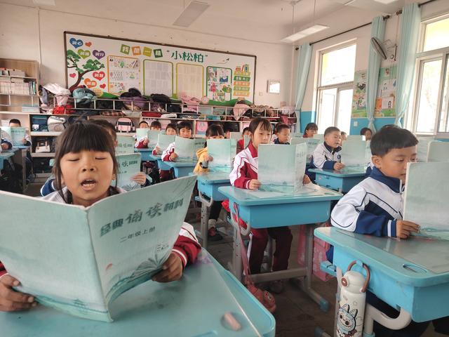 诗词润心,少年诵经典:大窑中心小学开展专题读书活动