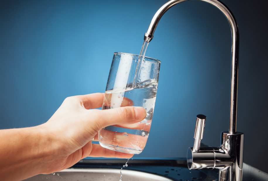只喝烧开的自来水,不喝桶装水,不买矿泉水,身体会发生什么变化