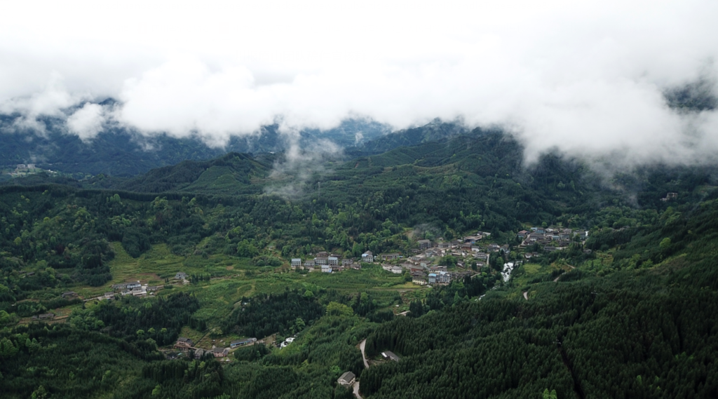 洪雅复兴村:坚守传统文化 助力乡村振兴