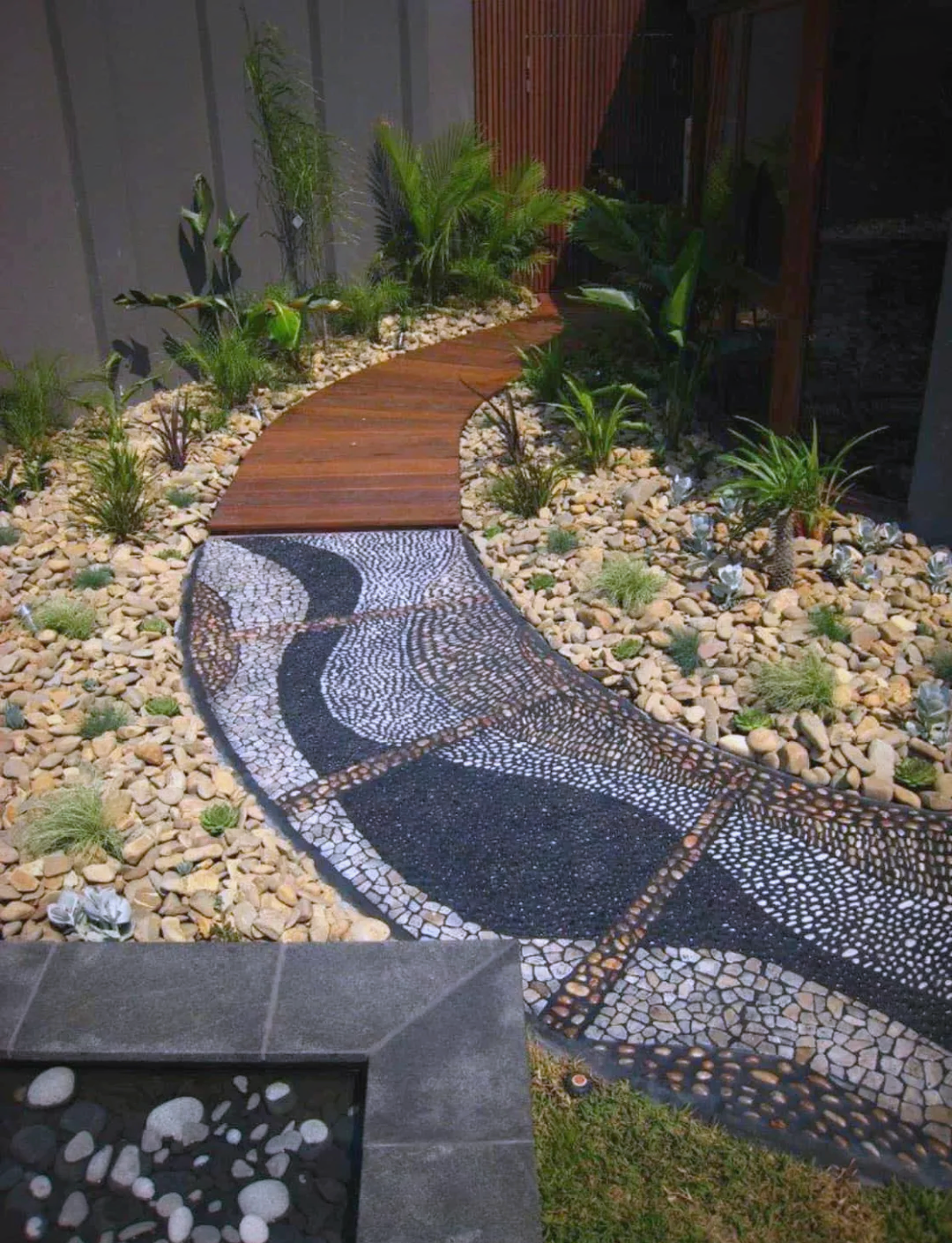 众多精致庭院小径,让灵魂与脚步同行