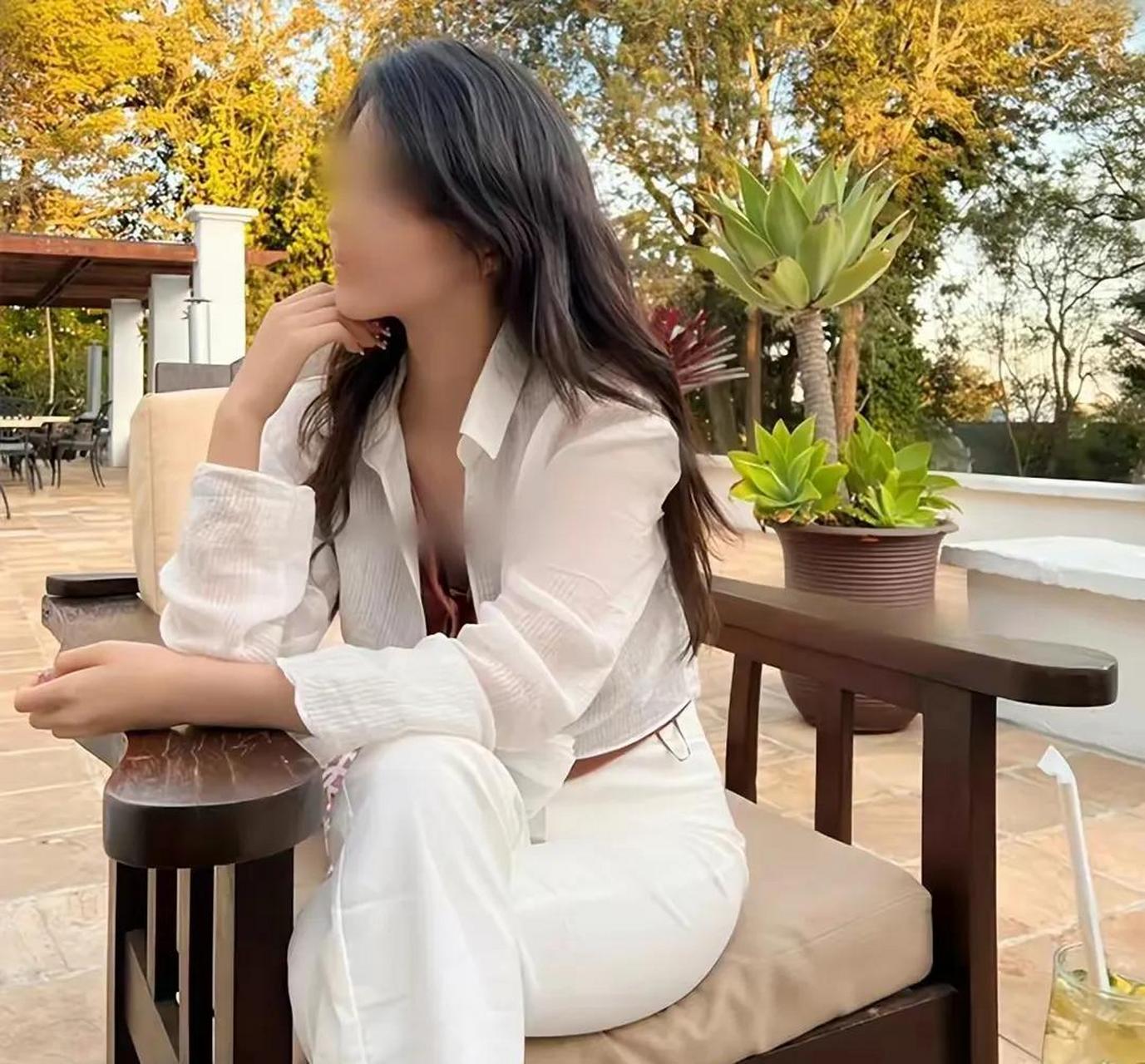 女主的微信圈里有那么多炫富照片,和男友合照,旅行地址路线介绍的清清