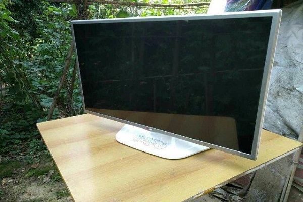 32寸电脑显示屏是多少厘米