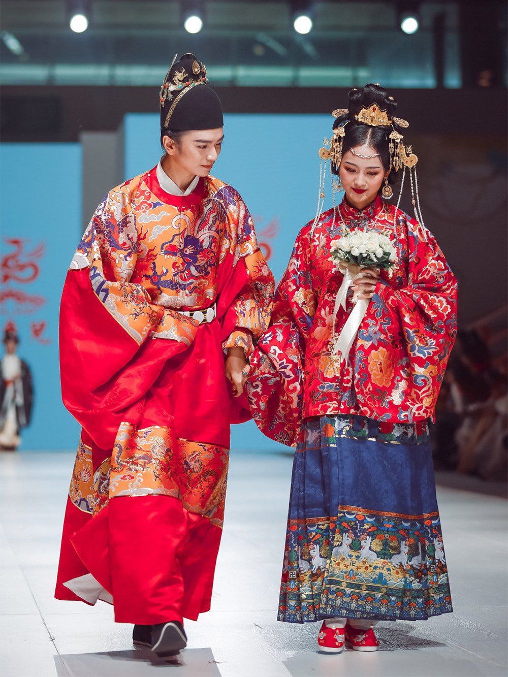 古代人究竟有多浪漫,看看她们的婚服你就知道了!