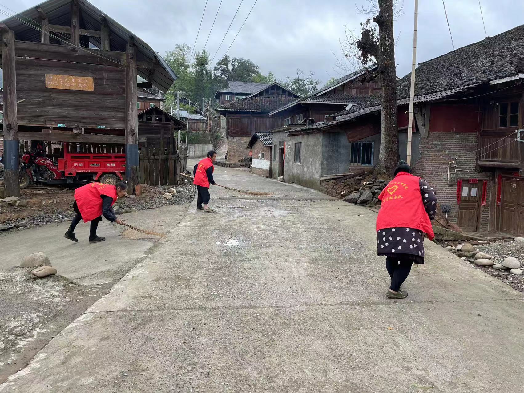 从江县下江镇:956个公益岗助力就业困难群众"家门口"就业