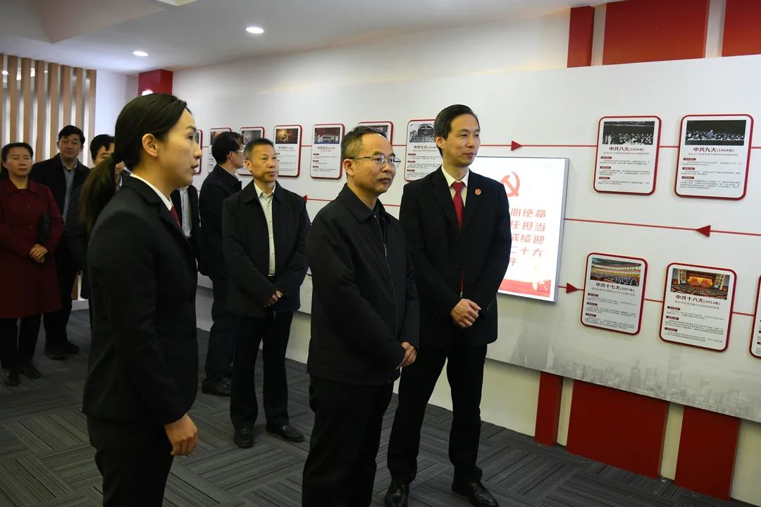 开福区人大常委会主任率队到开福法院调研