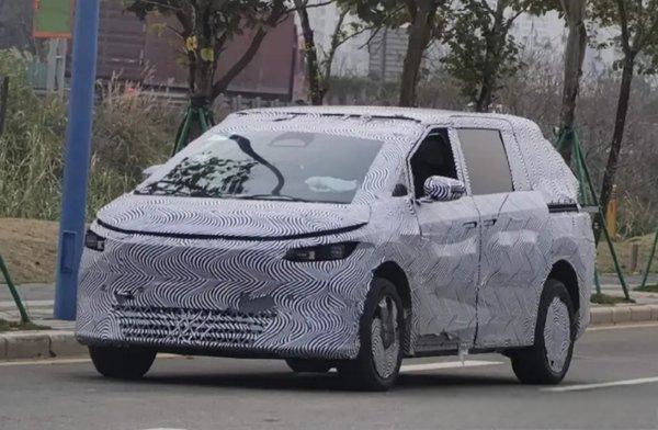 小鵬汽車全新純電七座 mpv 定名 x9:第四季度發佈,諜照曝光