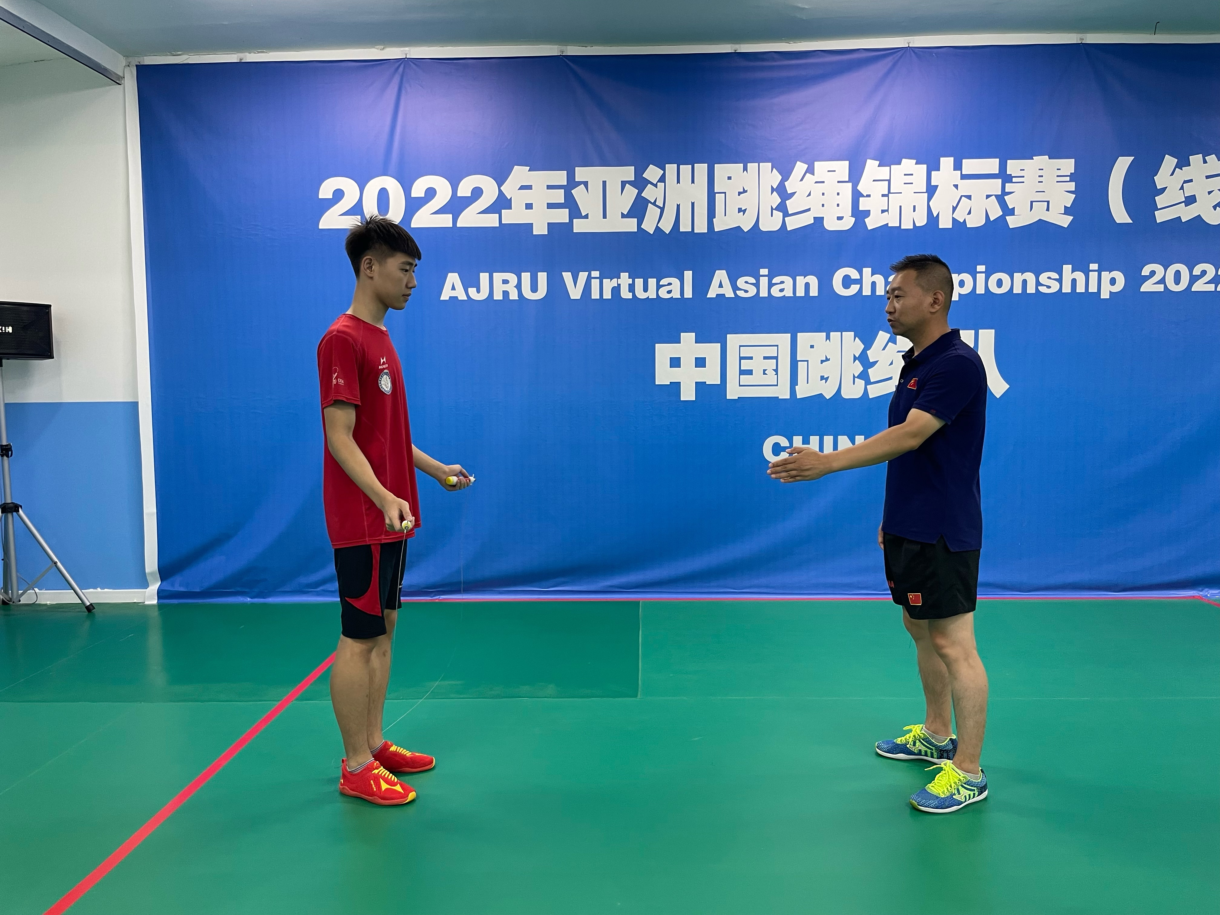 追光|高中生打破尘封35年吉尼斯跳绳世界纪录