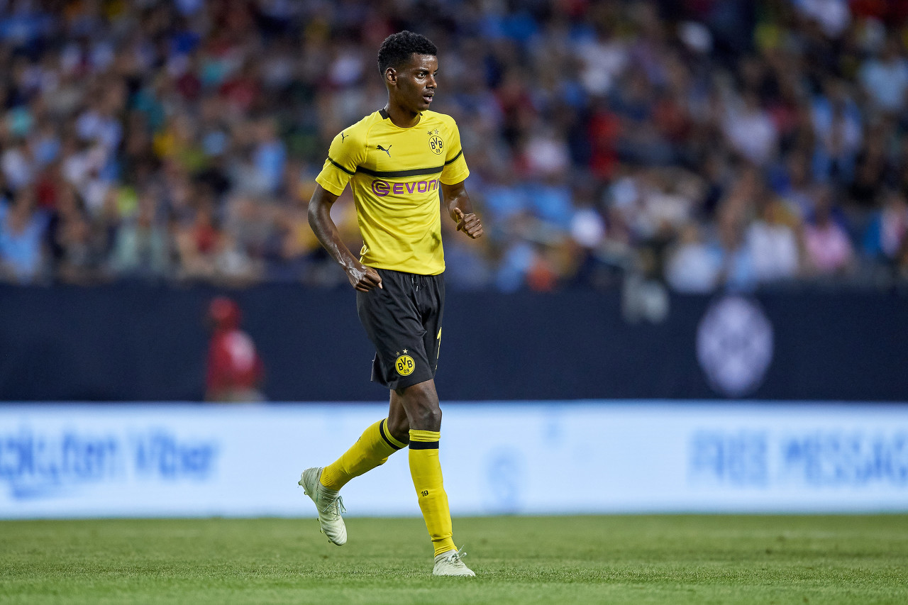 马卡报:皇家社会与多特达成协议,取消伊萨克3000万欧回购条款