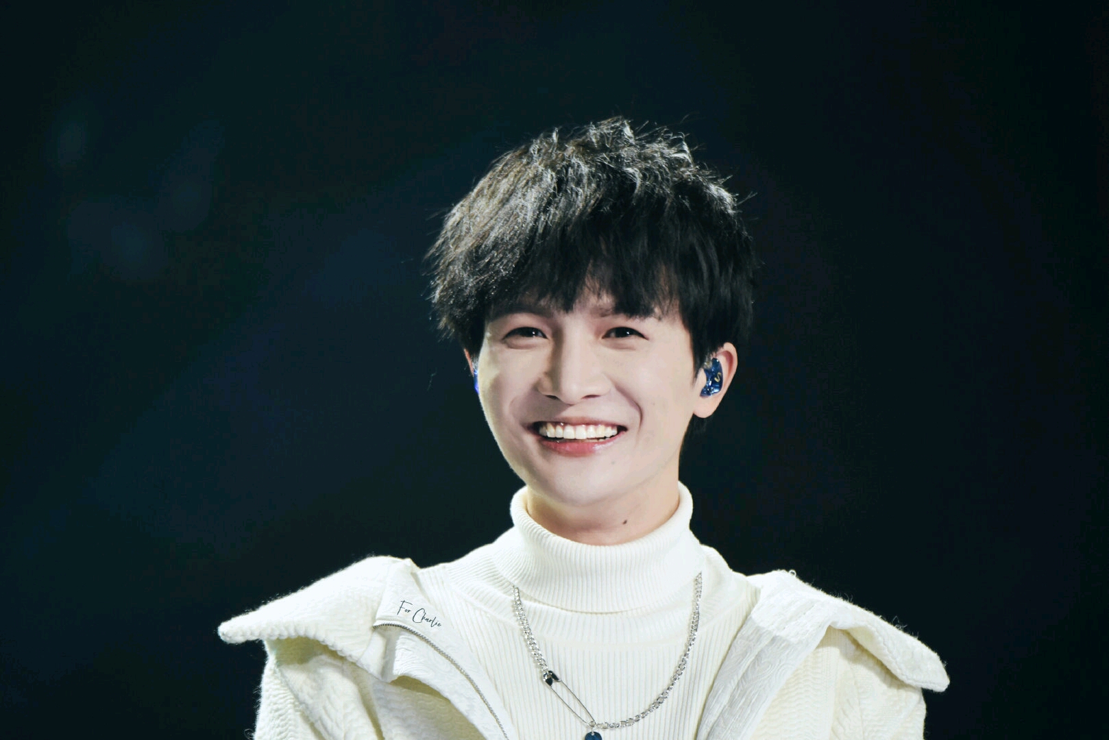 从"伪娘"到"一曲封神",29岁的周深都经历了什么?