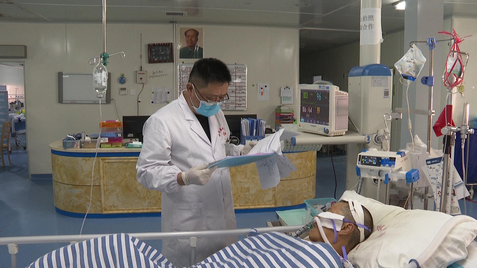 「劳模风采」邓明华:敬畏生命 医者仁心