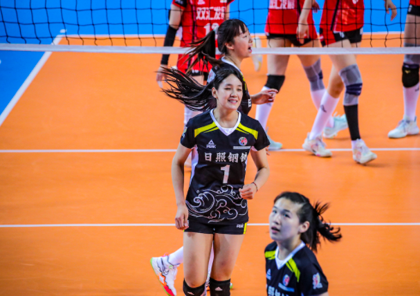 山东女排3-0再胜河南!一传波动被连连追分,安家杰不足被放大