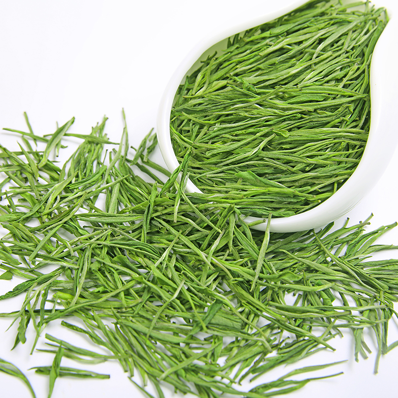 灵草沾仙气,绿叶成仙枝,是谓 卯山仙茶