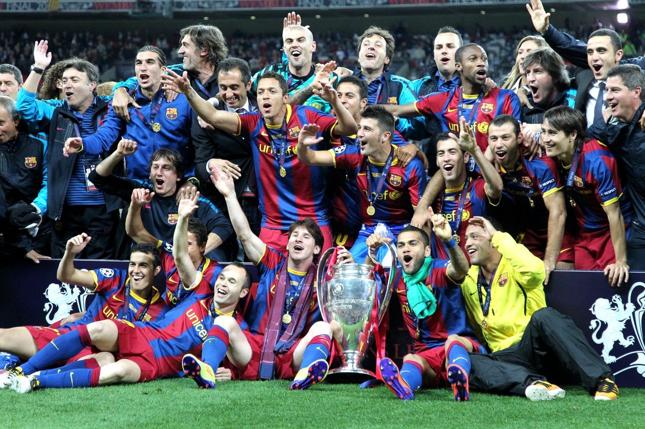 情义两心知:梅西点赞哈维动态祝贺巴萨夺冠