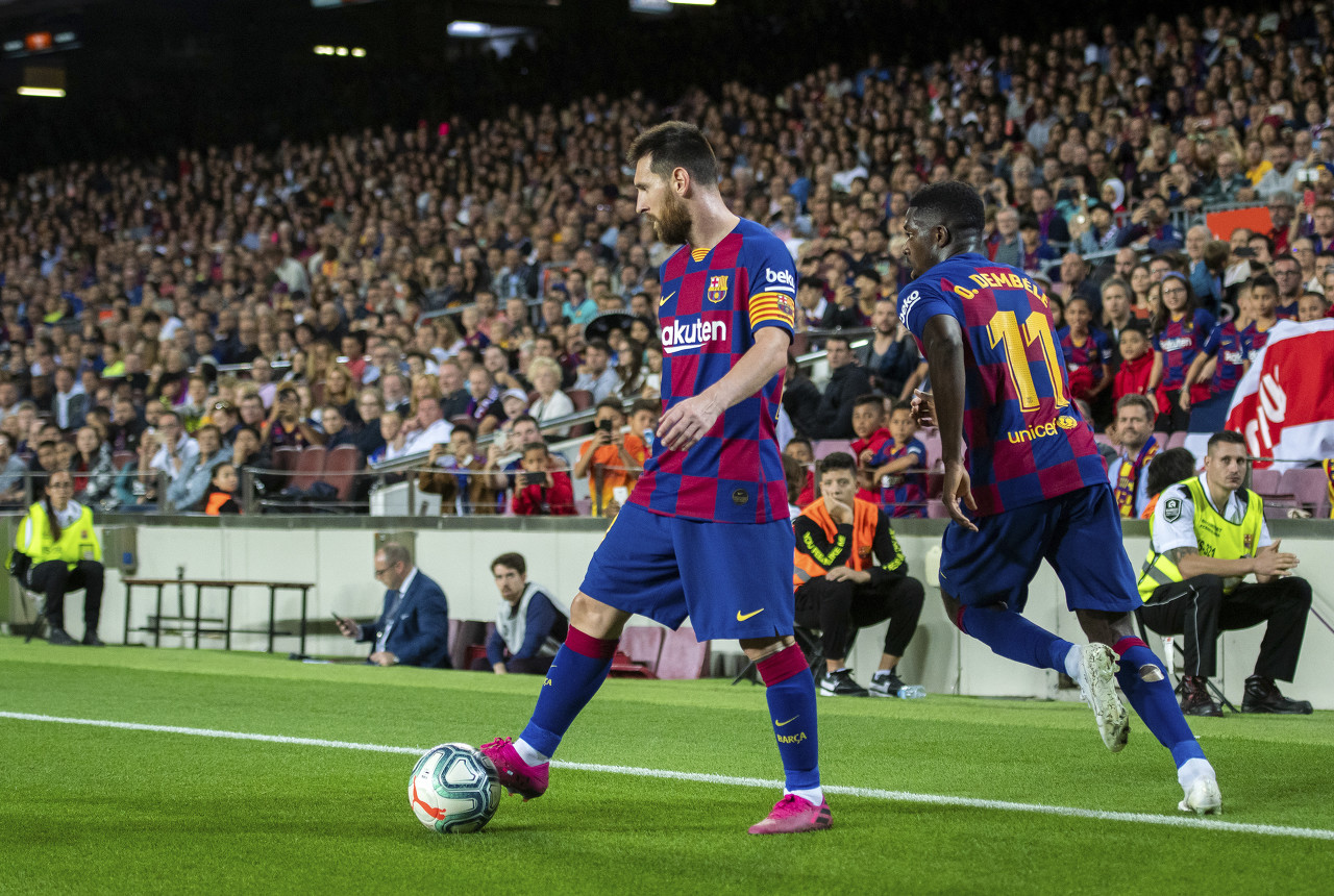 每体:登贝莱正接近巴萨时期的梅西,并填补他留下的空白