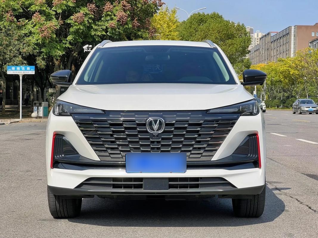 长安跟讴歌的车标对比,长安与讴歌的关系