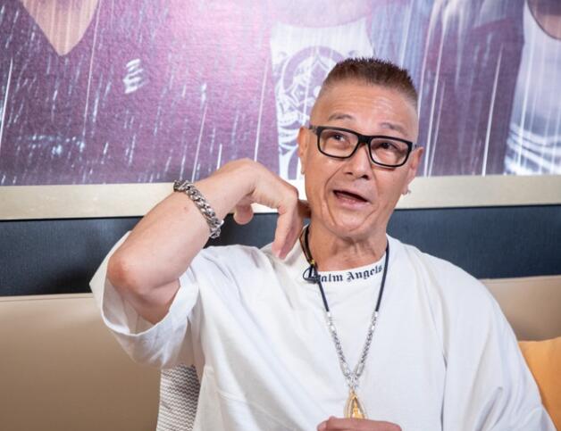 他是《古惑仔》里的太子哥,曾被赵文卓踢晕10秒钟