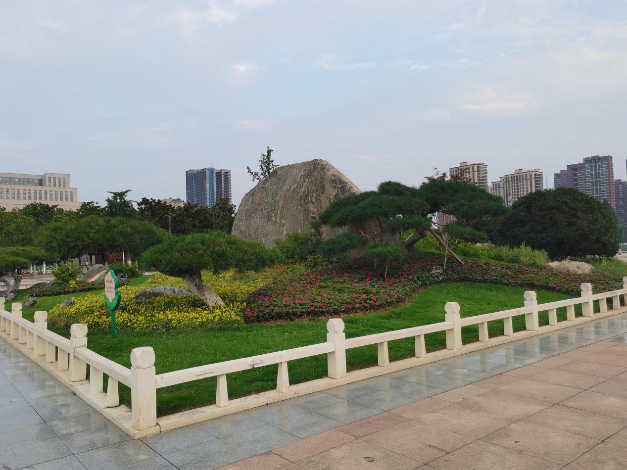 临沂五洲湖时令花卉上新 点"靓"城市风景线