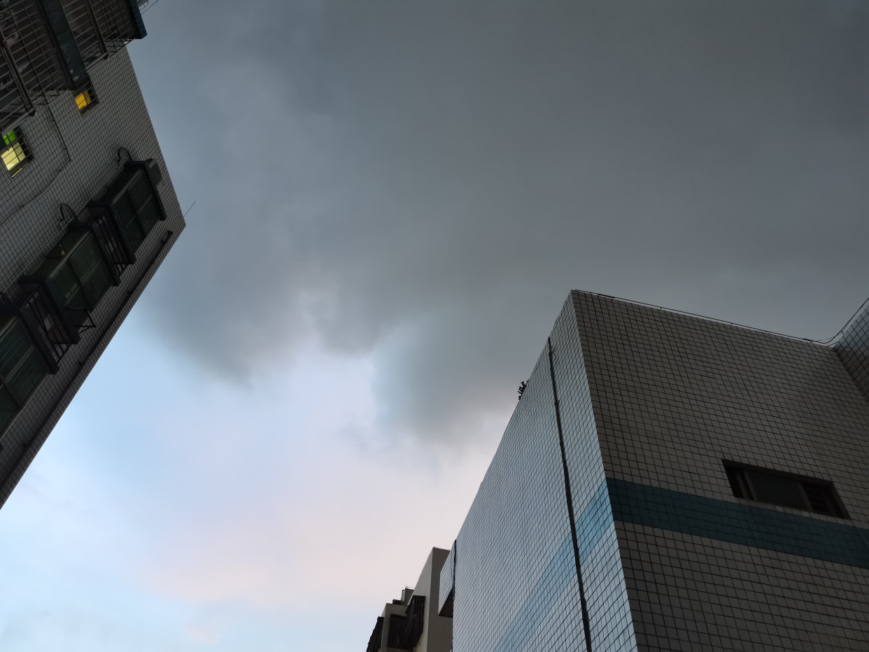 今晚天气突然乌云密布,原来是萧敬腾求婚成功