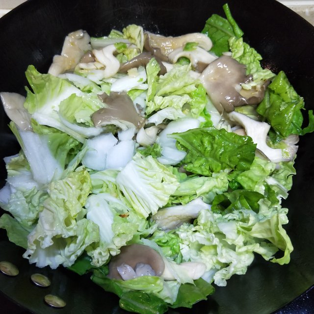 白菜炒平菇