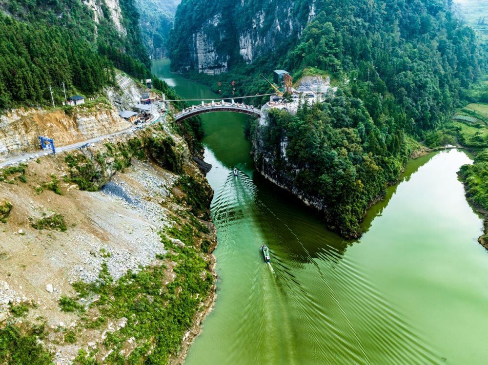 湖北利川:青山绿水,风光无限