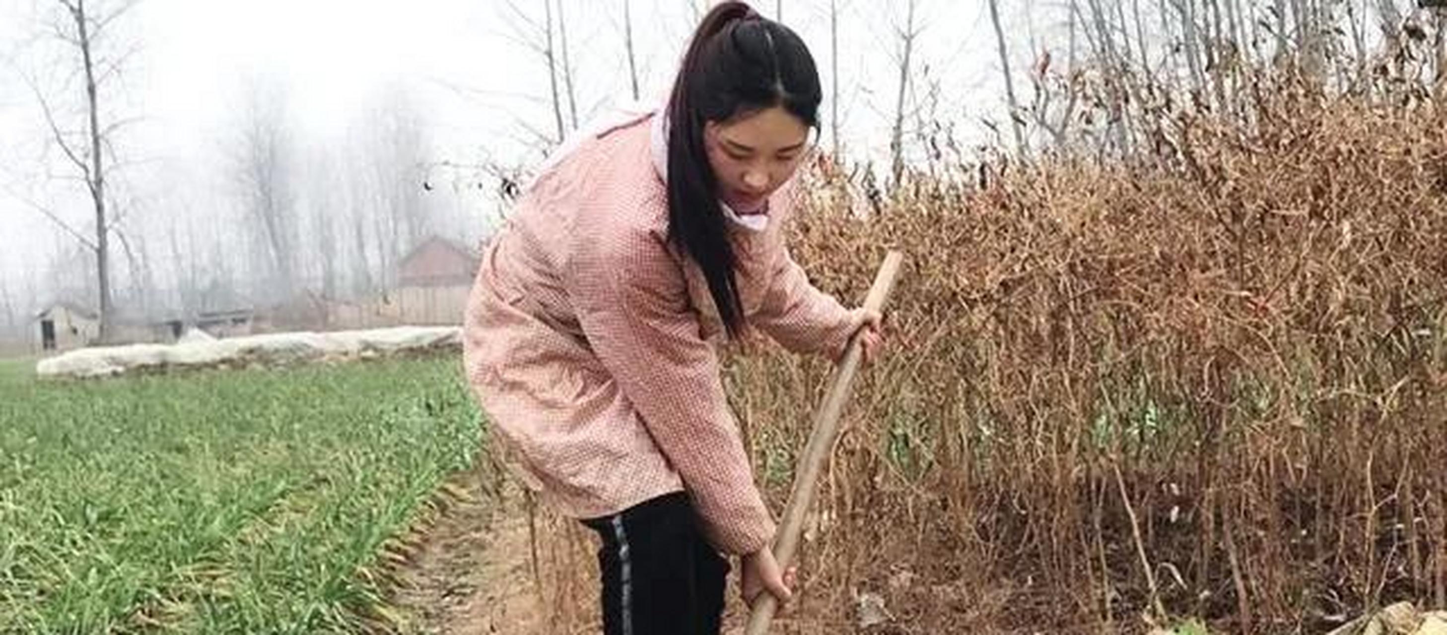 我们国家,大量的农民工,必然产生大量的留守妇女,这在农村,是非常正常