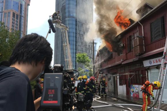 跟着119出发!纪录片《火线救援》带观众沉浸式体验消防员工作