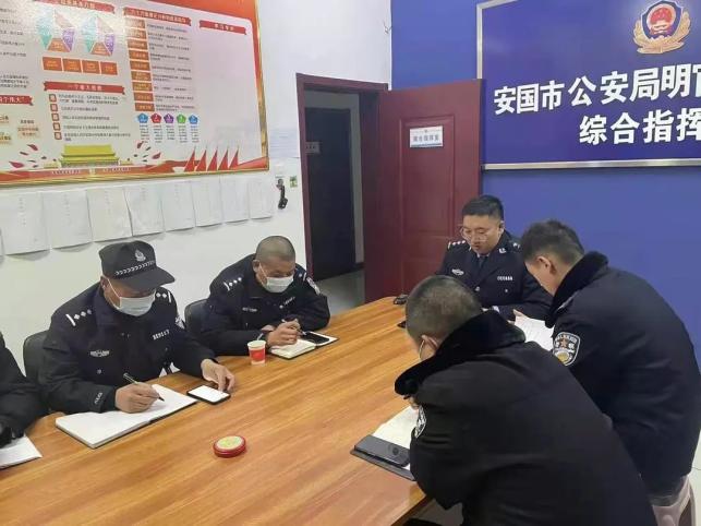 宣传民警走基层丨一家三代四人从警 警训家风薪火相传