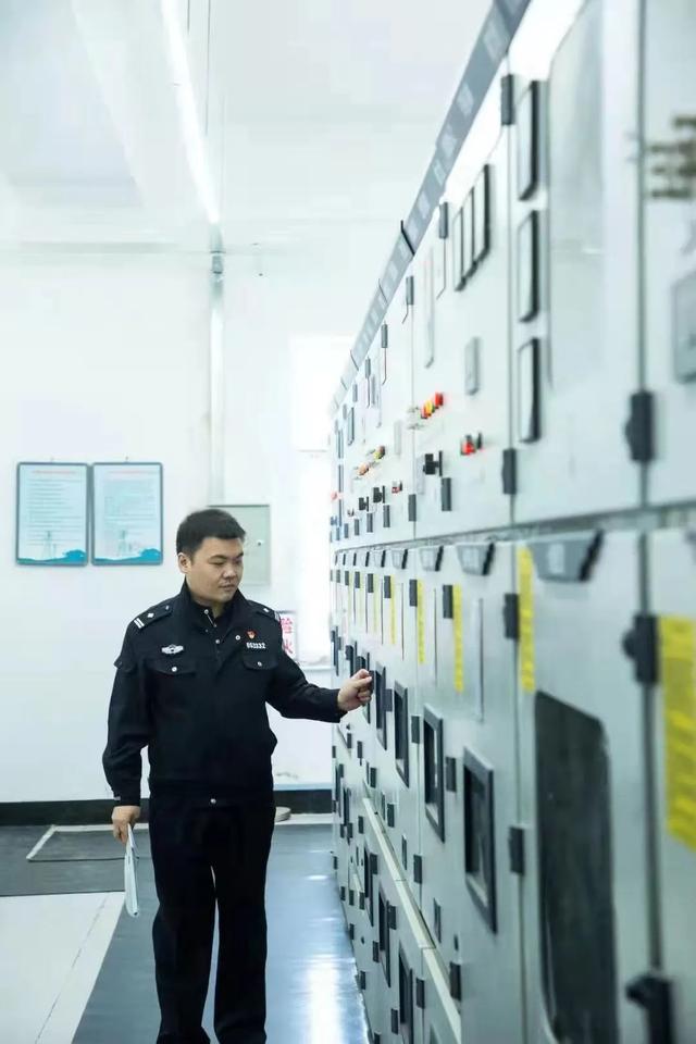"网安战警"李宏哲获评感动北疆·最美警察