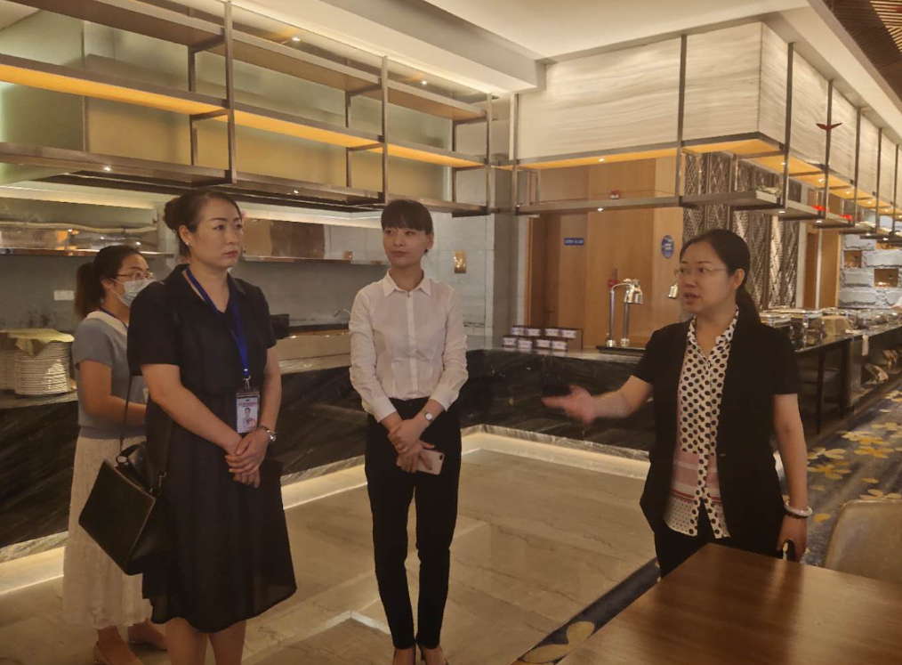 富顺县:副县长龚弟霞检查指导高考接待点食宿安全等工作