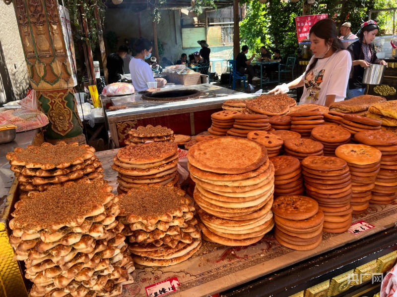 25国驻华使节参访新疆纪事丨到底是什么美食,让墨西哥驻华使馆参赞寻