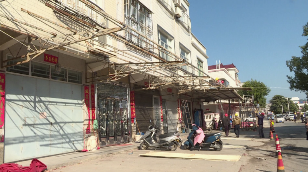 列屿镇:沿街立面换新装,靓丽镇容焕新颜