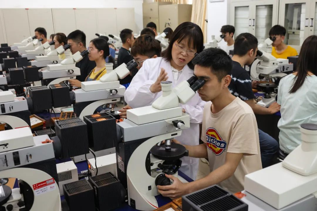 学院秀|地球与行星科学学院