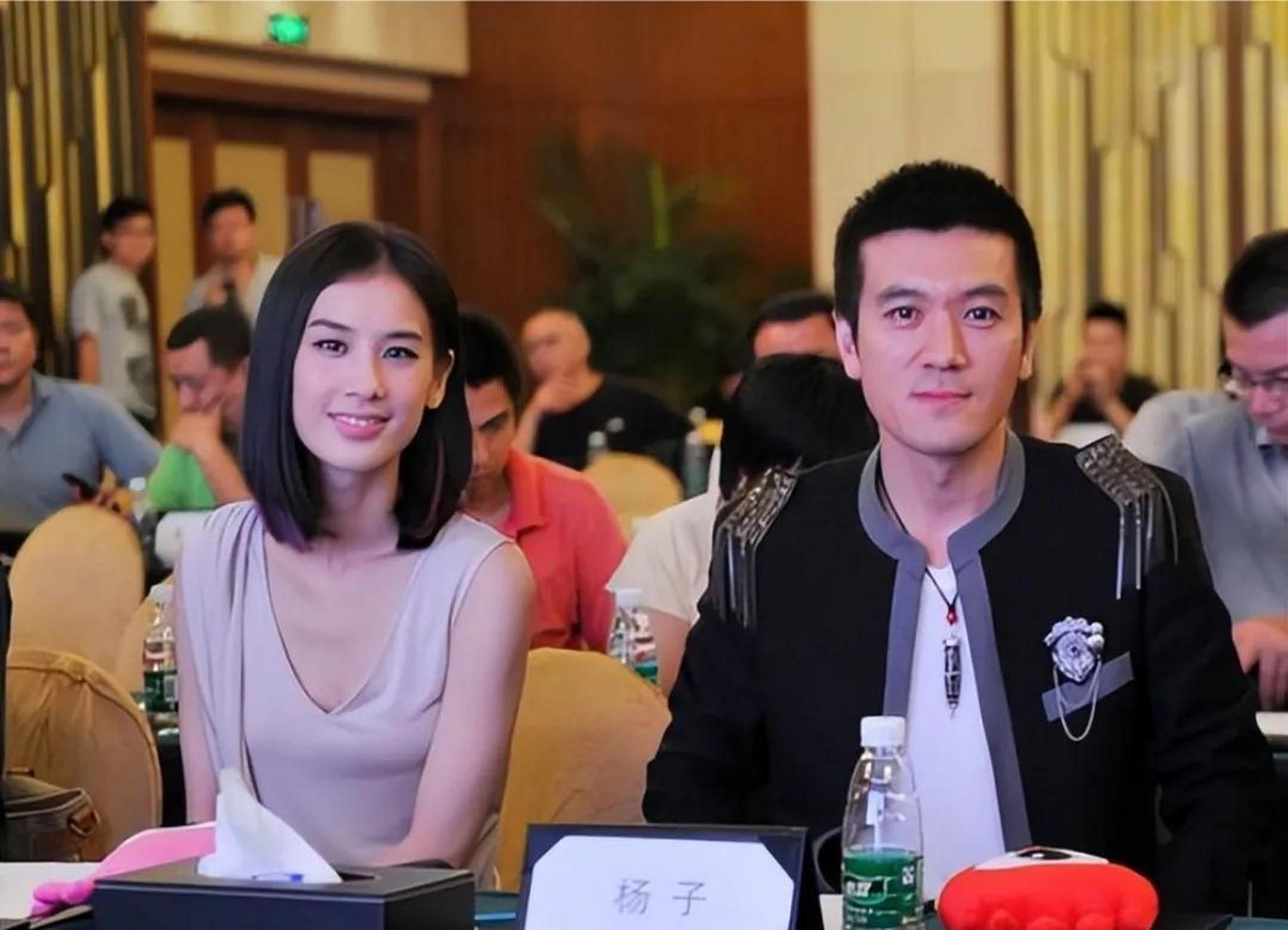 近日,娱乐圈又曝大瓜,"星女郎"黄圣依被曝和杨子早已离婚.