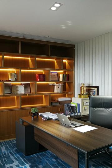 老板办公室装修效果图(老板办公室装修效果图落地窗)