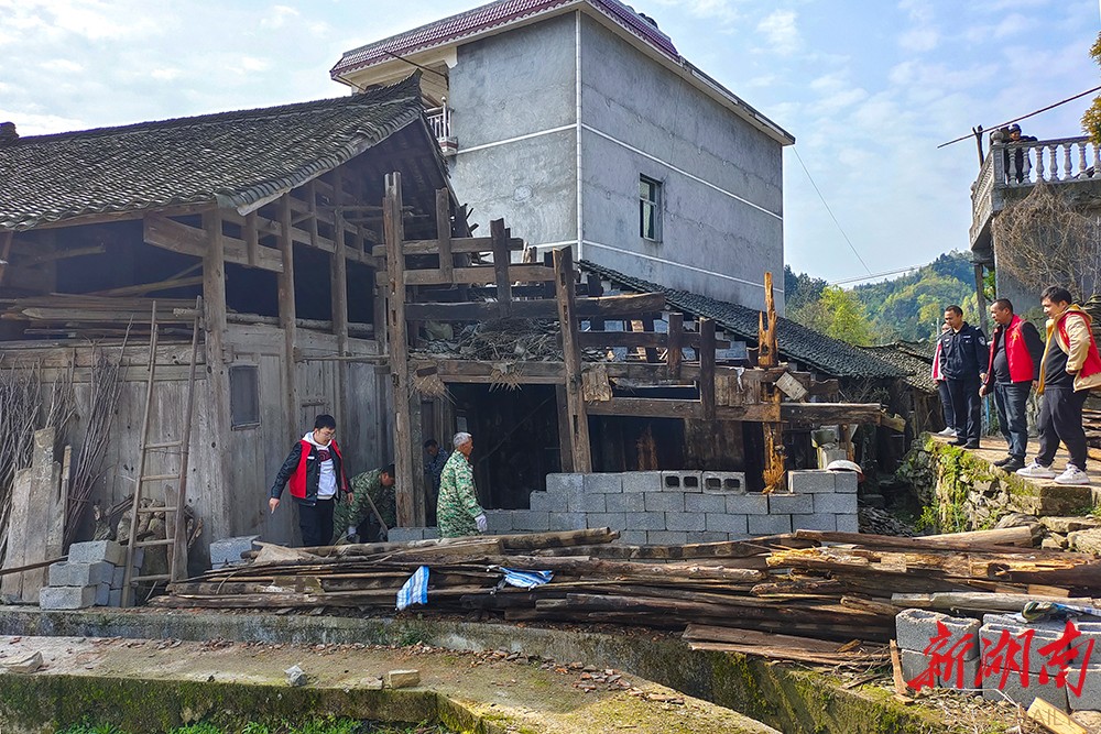 泸溪兴隆场镇扎实开展人居环境整治 建设美丽宜居村庄