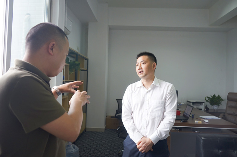 团省委副书记蒋亭一行莅临资阳市创新创业园调研