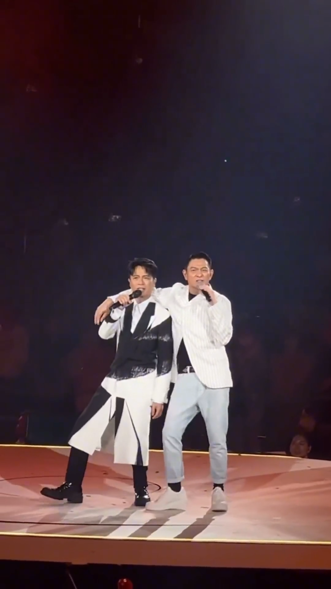 刘德华助阵李克群演唱会,盛况空前