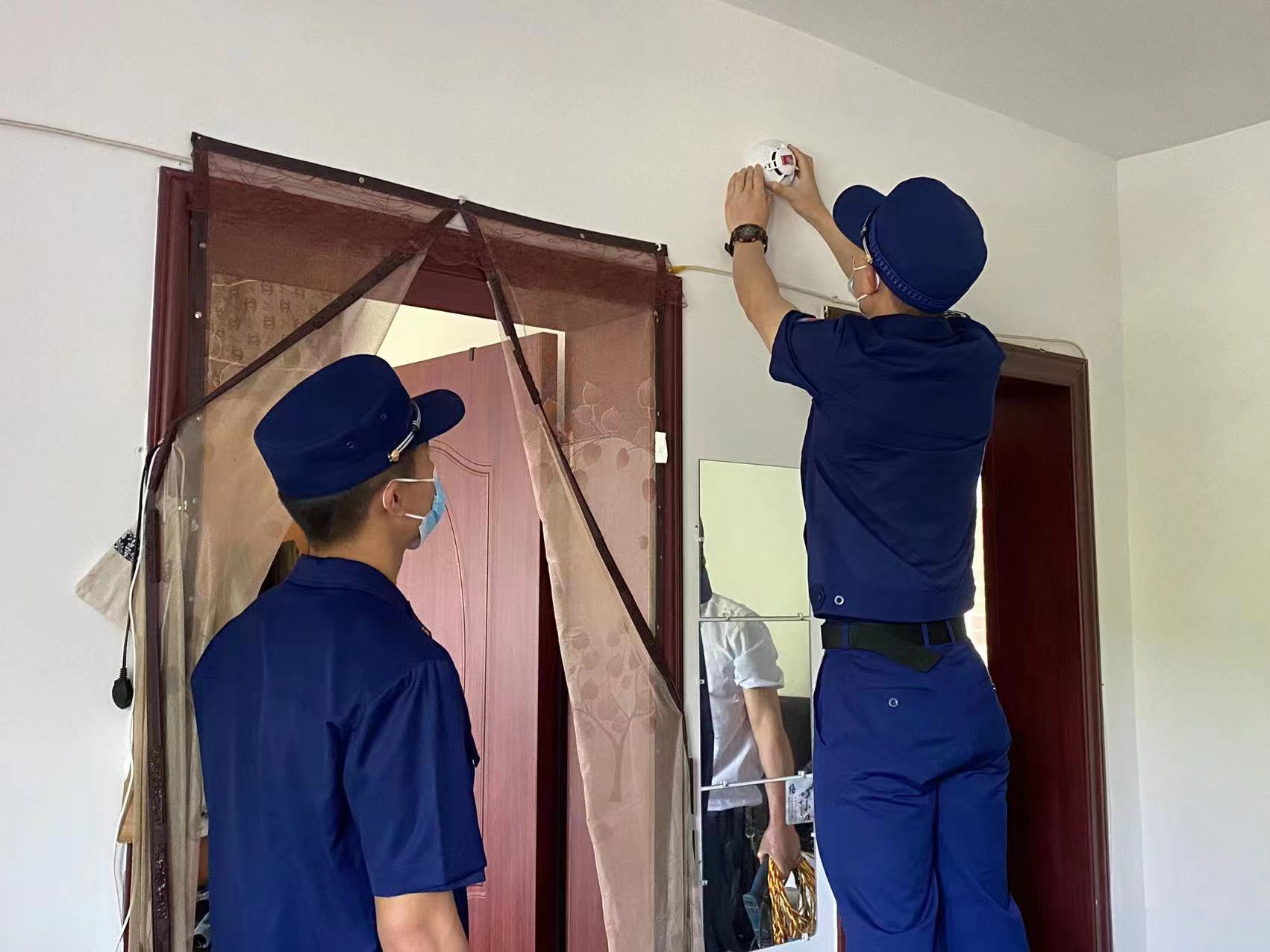 北湖为独居特殊群体安装感烟报警器