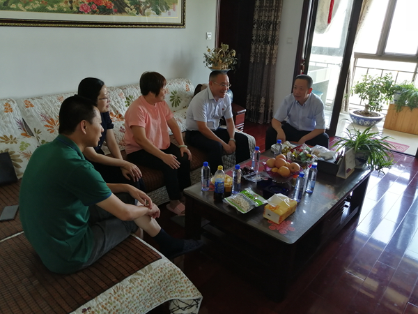 省水文局局长方少文带队开展思想政治家访