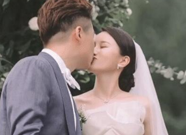 沈涛的老婆费费图片