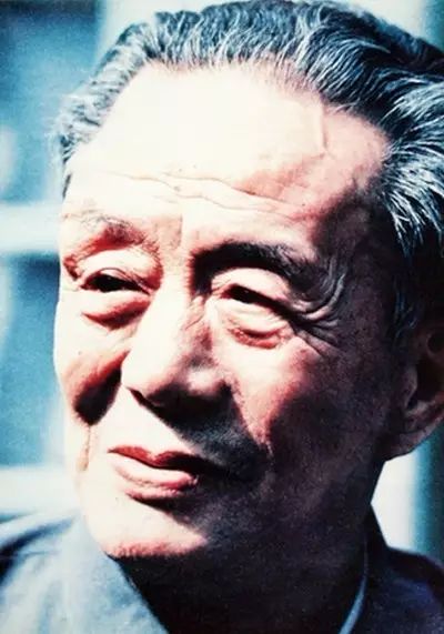 一幅画2072万,冯小刚抢着买,艾轩的素描《圣山》到底有怎样的魅力?